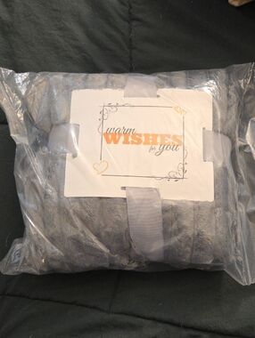 Warm Wishes Plush Throw Blanket - Gray